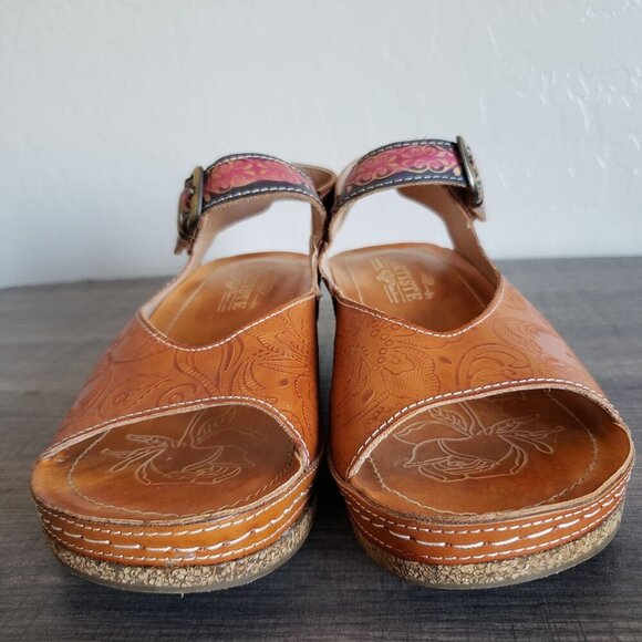 L'Artiste by Spring Step Teddy Tooled Leather Wedge Sandals Brown Size Women's 9 - Picture 2 of 11